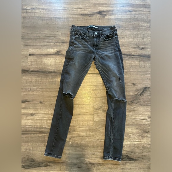 Express Denim - Express Supersoft Black Jeggings Size 4• Skinny Stretch Jeans • Distressed Knees